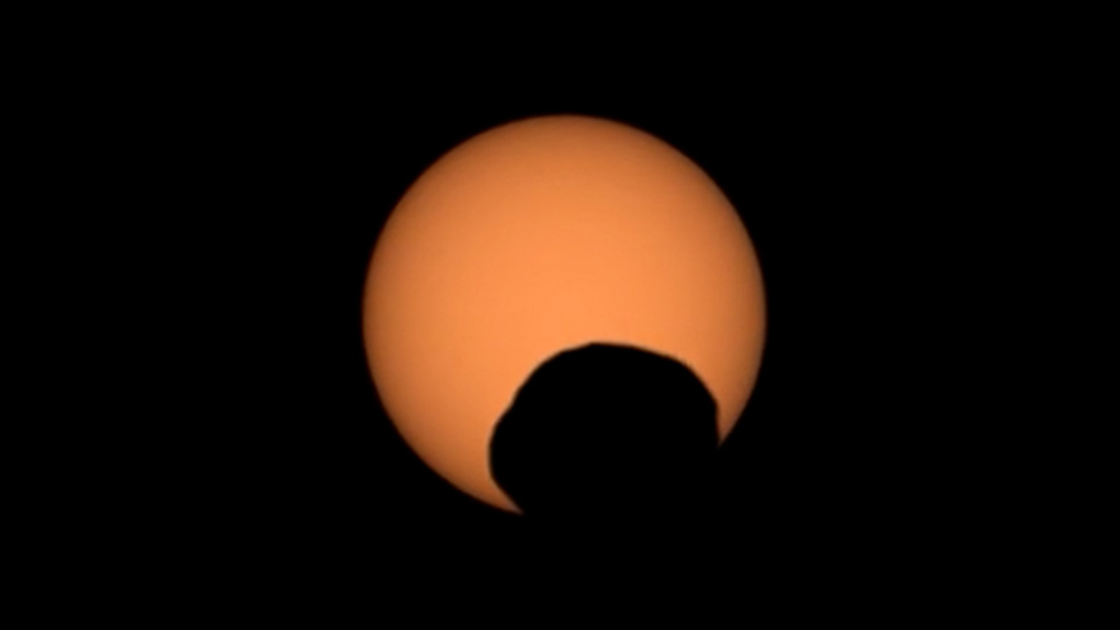 Imagem relacionada à notícia: A NASA captura perseverância ‘Googly Eye (') durante a eclipse solar