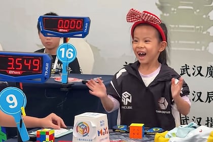 O sobrinho de Dolly Parton é acusado de ameaçar violência e querer destruir o legado da cantora