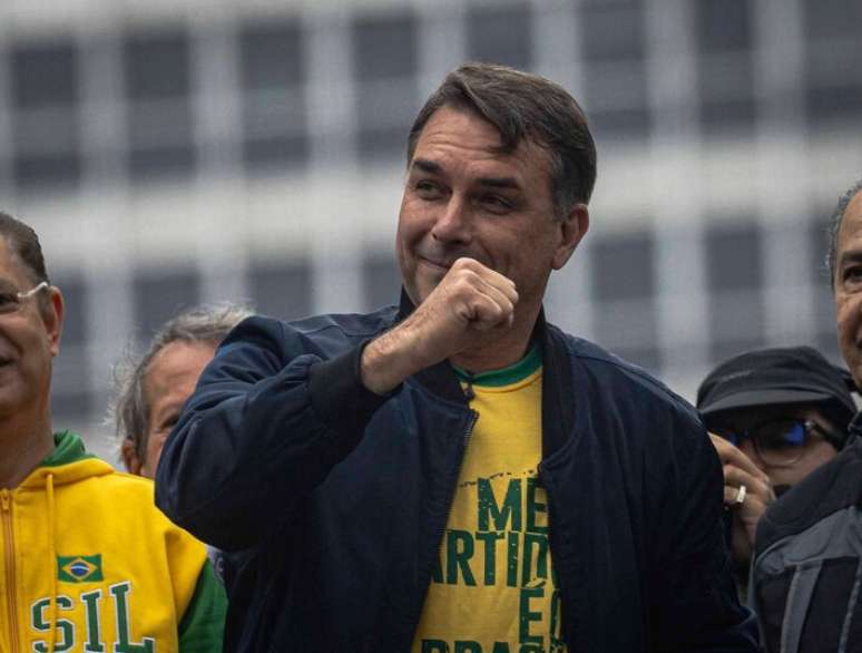Feriado da Independência tem campanha em meio a crise no STF, Anitta de casa nova e muito romance no Rock in Rio; veja o que rolou
