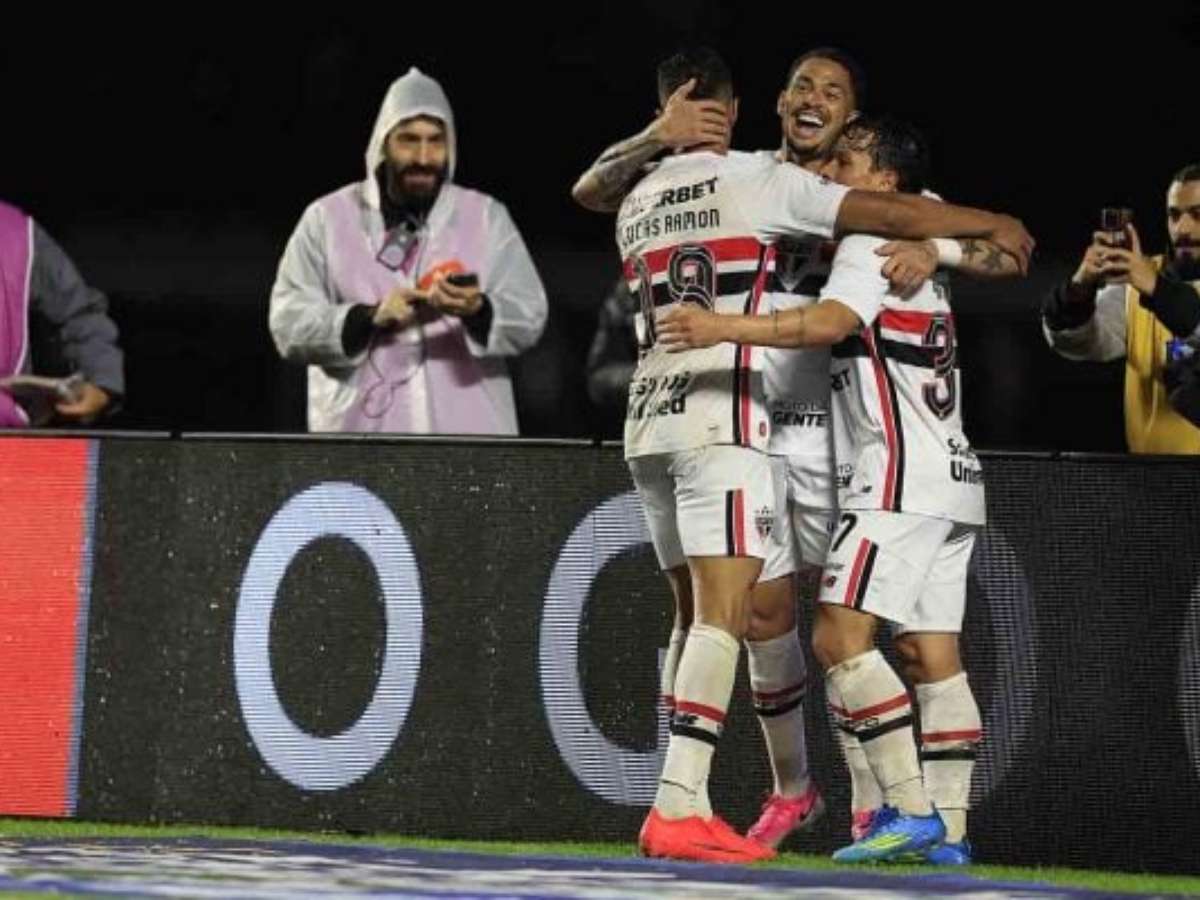 Em jogo "fundamental", São Paulo reencontra Boca Juniors após 19 anos
