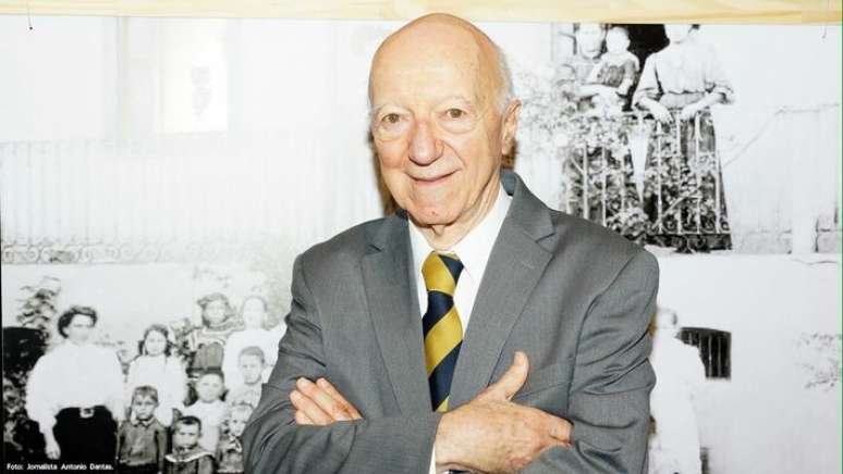 Claudio Carsughi, lendário jornalista esportivo, morre aos 93 anos