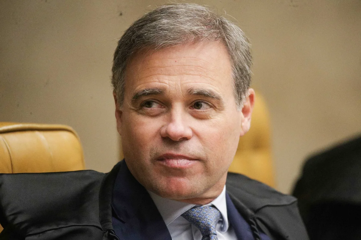 Mendonça diz que cópia de celular de Vorcaro está lacrada e intocada