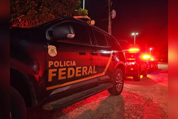 Casal de estrangeiros é preso em SC por manter filipina como escrava sexual