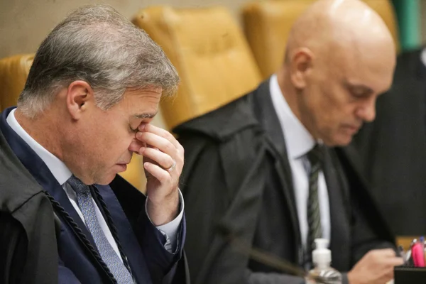 Decisão de Dino escala crise no STF e aumenta pressão sobre Fachin