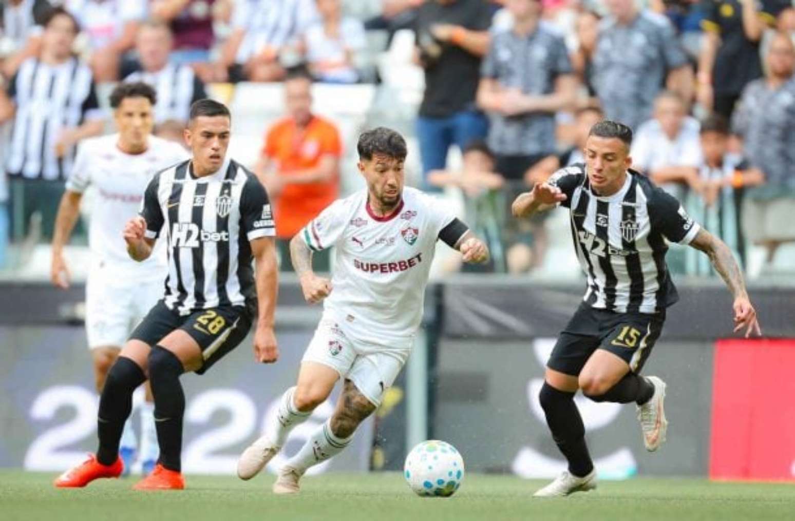 Atl&eacute;tico e Fluminense tiveram boas chances, mas n&atilde;o marcaram na primeira etapa &ndash;