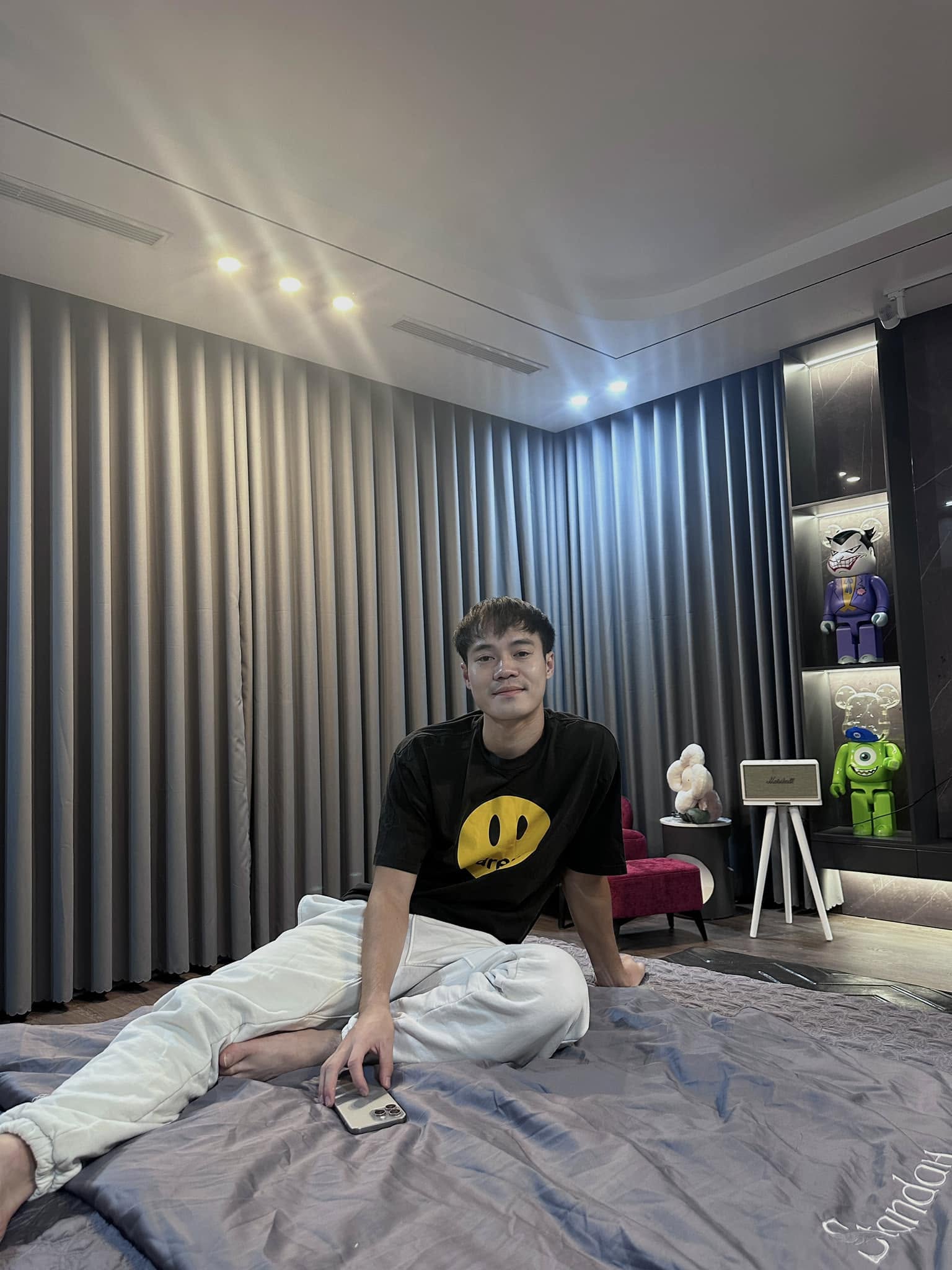 Văn To&agrave;n c&ograve;n tham gia v&agrave;o kinh doanh thời trang
