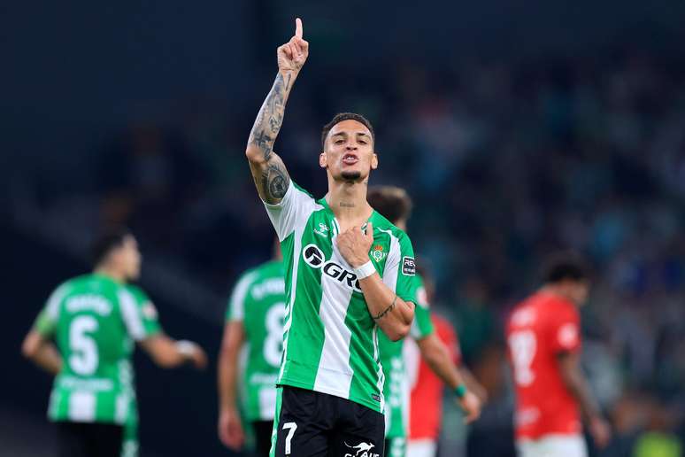 Antony desabafa sobre última temporada pelo Betis: 'Eu não conseguia andar'
