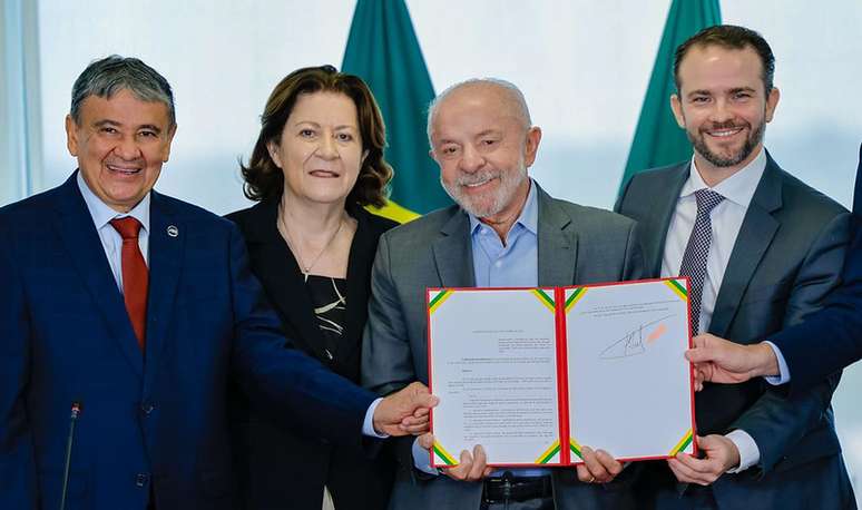 Gilmar Mendes acolhe pedido da AGU e decide que aumento do Bolsa Família não fere regras eleitorais