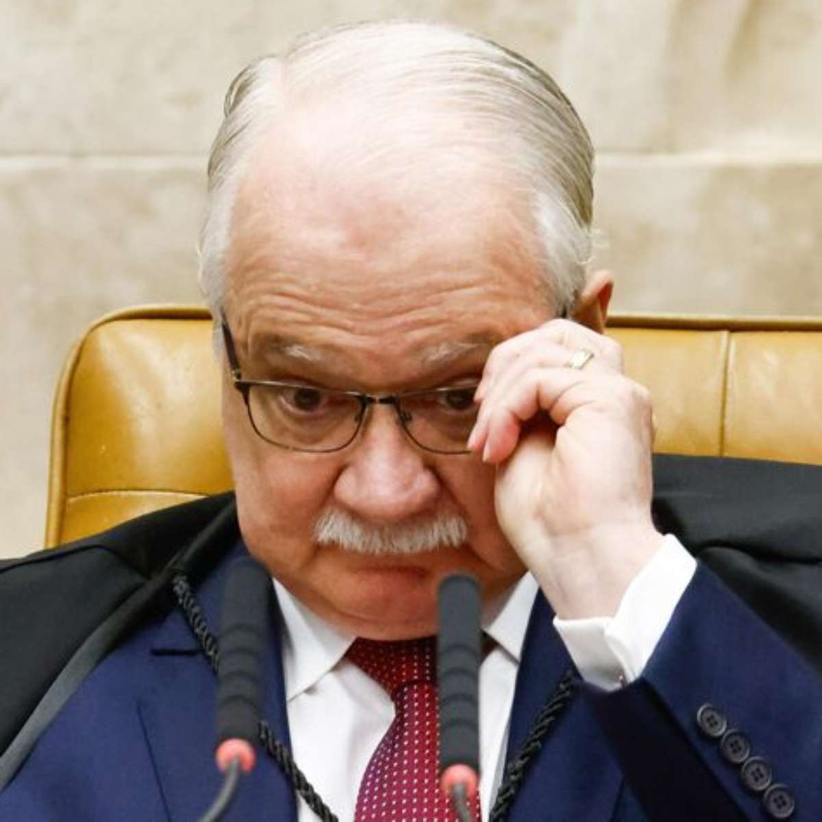 Fachin dá 72 horas para Mendonça se manifestar sobre pedido da AGU para afastar de diretor-geral da PF