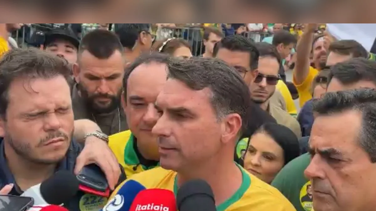 Flávio Bolsonaro pede que Fachin suspenda decisão de Dino e convoque sessão