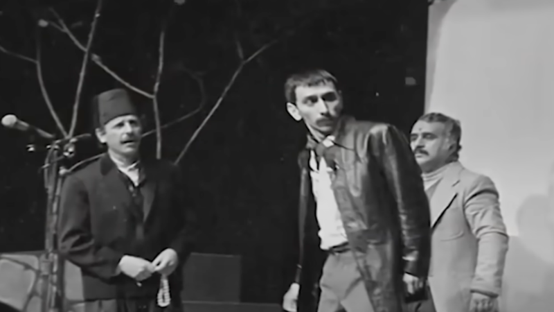 Imagem relacionada à notícia: Composidor, dramaturgo e satirista político libanês Ziad Rahbani morre: A voz de uma geração que ficou em silêncio