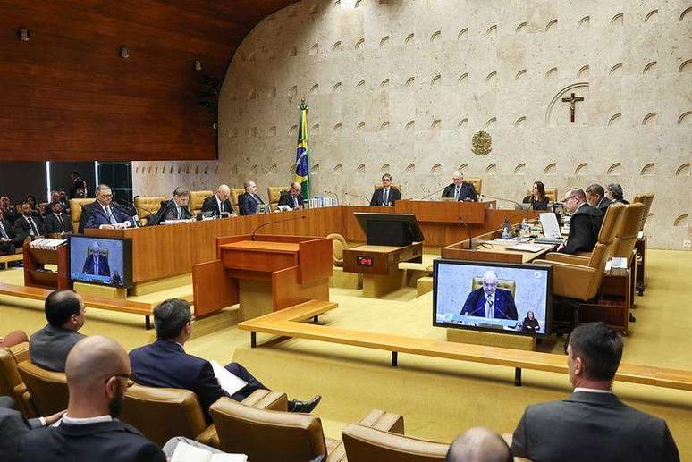 Como foi o papel de cada ministro em sessão tensa e inédita no STF