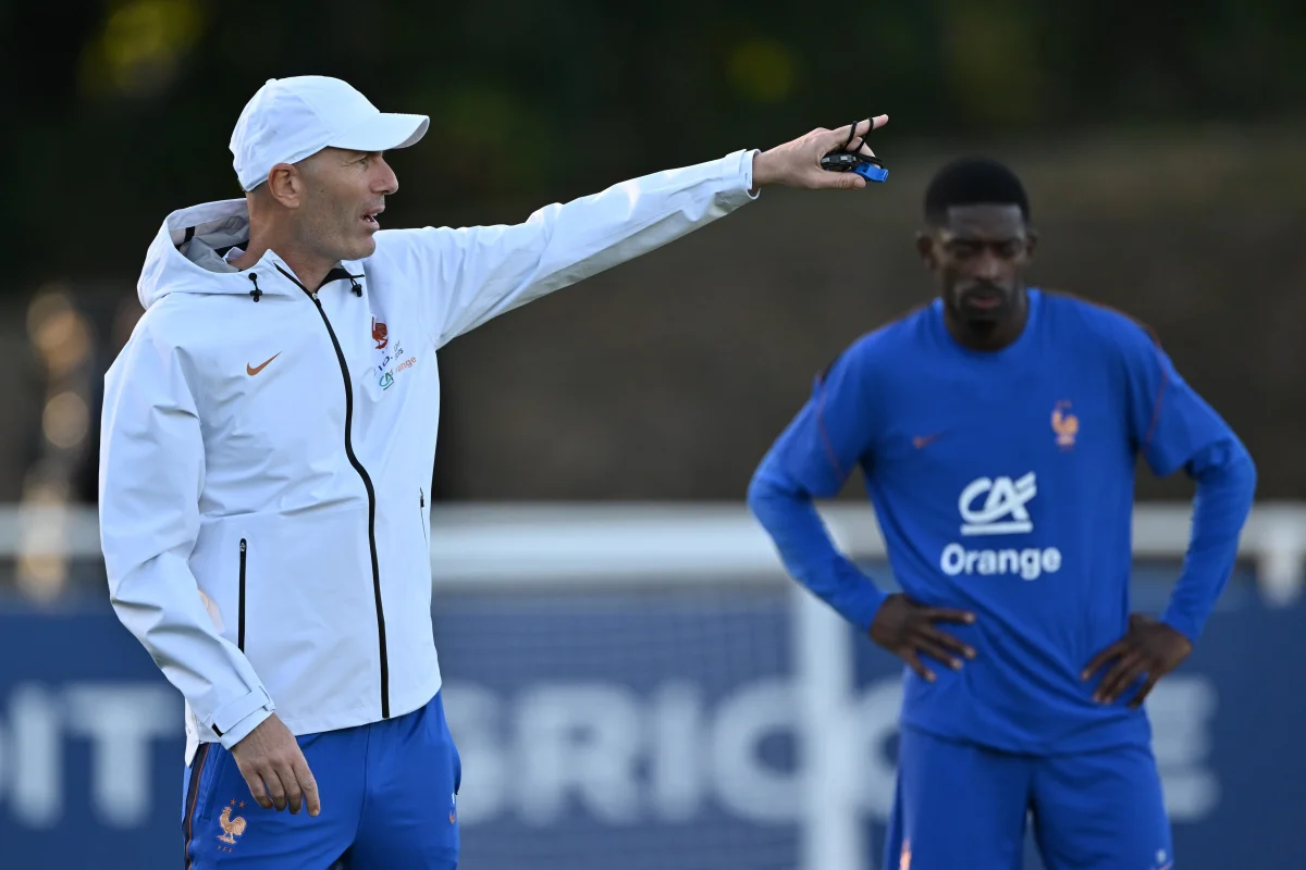 Foto colorida de Zidane e Dembélé - Metrópoles