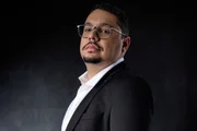 Douglas Azara e sócios da Naskar enganaram clientes ao fingir venda, diz MP
