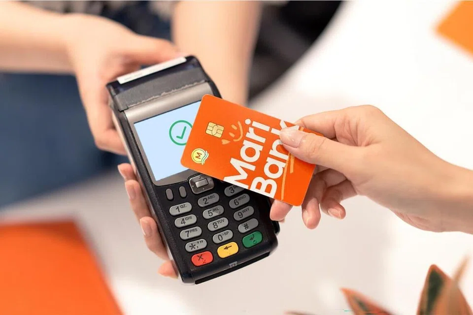 Além dos depósitos: os bancos digitais de Singapura estão mirando sua carteira com novos cartões de crédito e recompensas