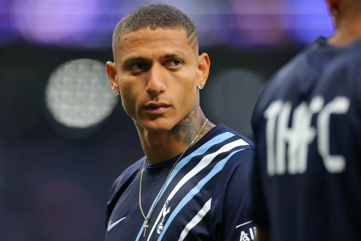 Richarlison questiona fala de técnico do Tottenham em postagem: "Por que?"