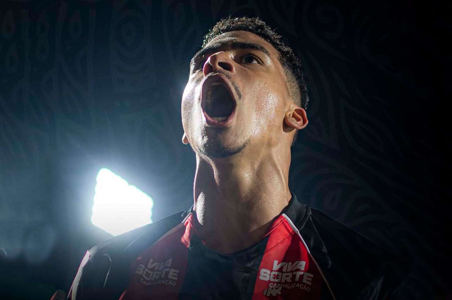 Ren&ecirc; marcou o gol que deu os tr&ecirc;s pontos para o Vit&oacute;ria no Barrad&atilde;o &ndash;