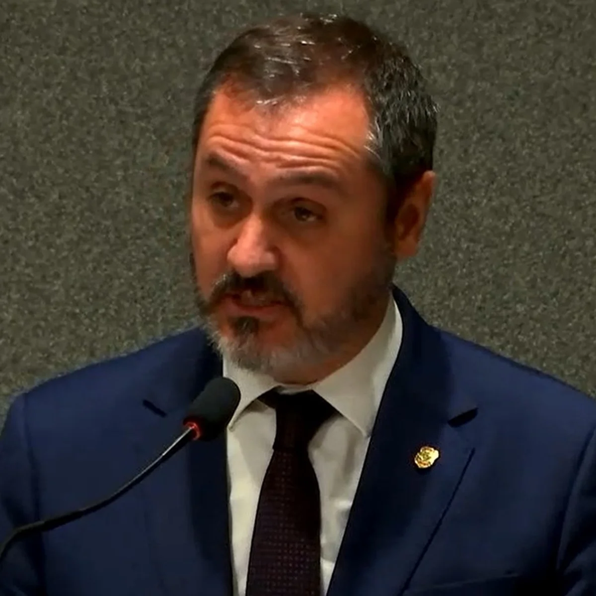 "Atividade policial vilipendiada", diz ministro ao afastar diretor da PF
