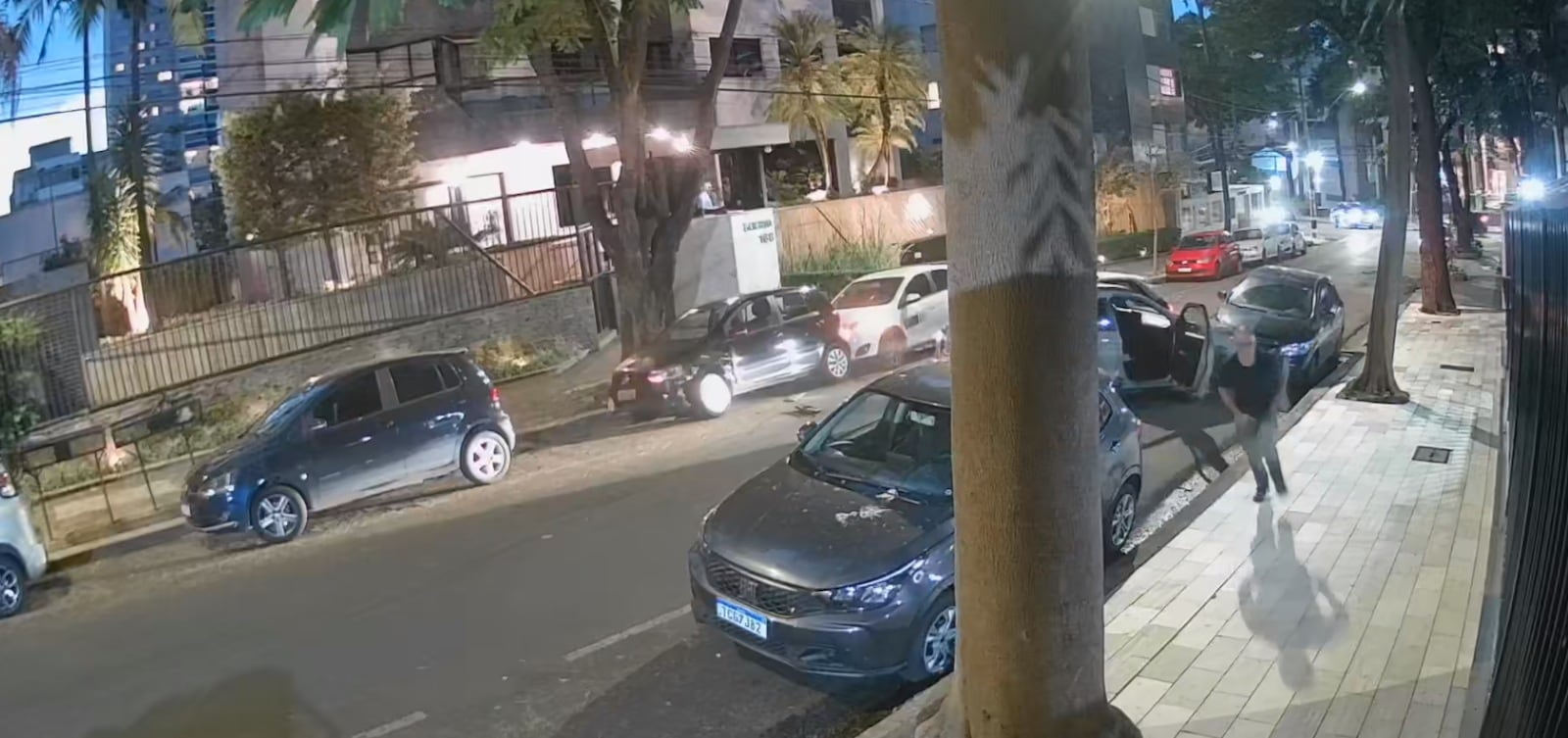 Ele ganhou o apelido de 'ladrão de peruca' porque, apesar de ser calvo, utilizava o acessório como disfarce durante as ações criminosas