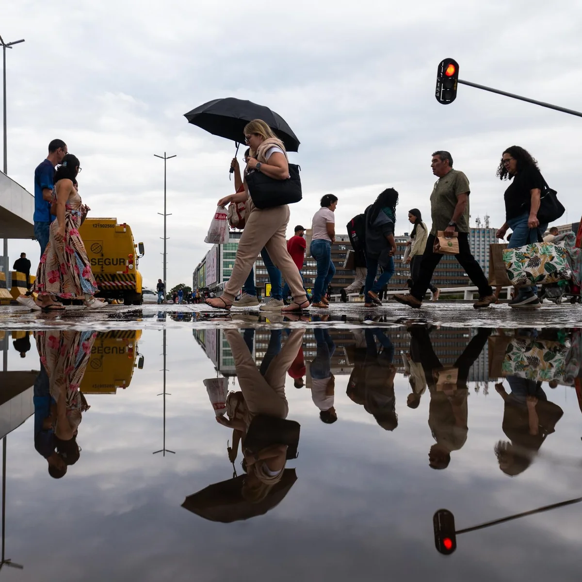 Inmet emite alerta amarelo para risco de tempestade com granizo no DF