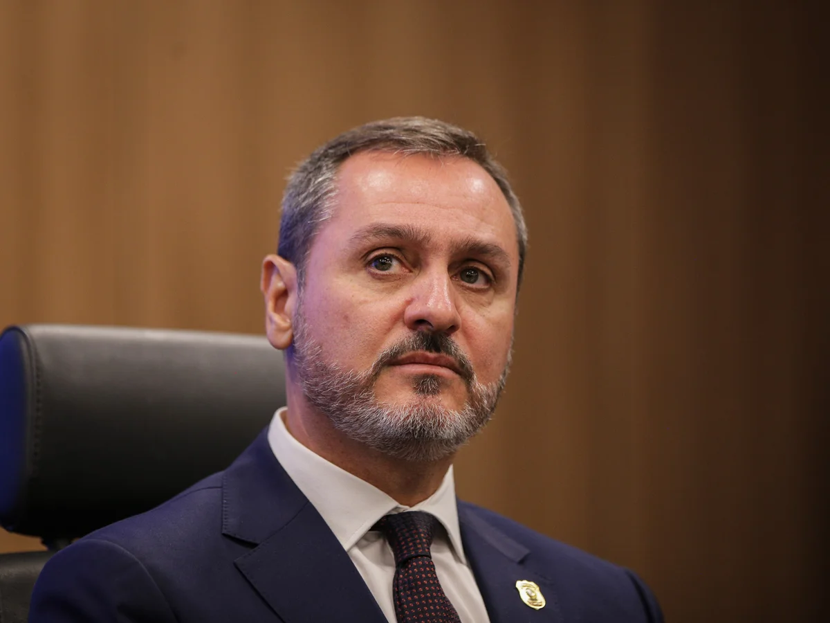 STF: Mendonça manda intimar Andrei Rodrigues sobre afastamento da PF