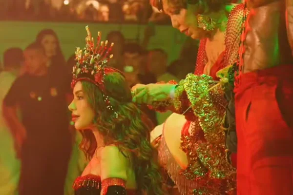 Quem é Eloína dos Leopardos, que coroou Anitta na Grande Rio