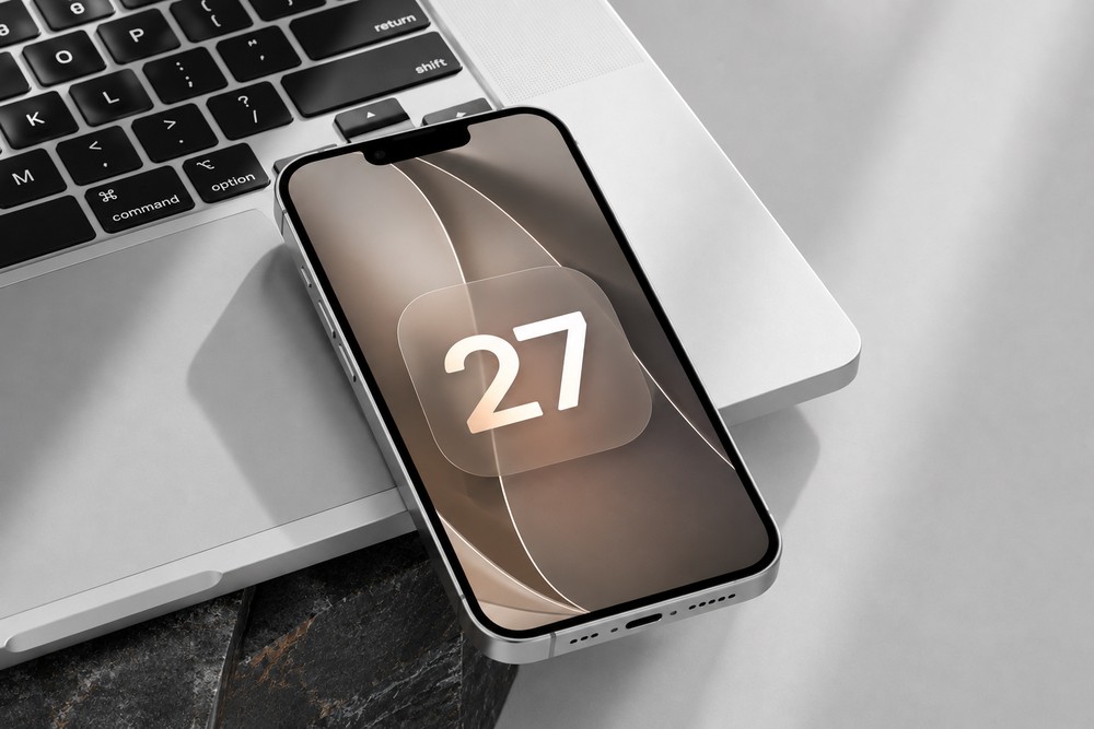 iOS 27 já está disponível para iPhones compatíveis, mas quem adia a atualização ainda pode continuar usando o aparelho normalmente — Foto: Reprodução/Pexels/Apple/Editada com IA
