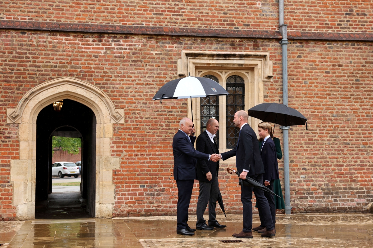 Príncipe George segue os passos do pai e tem 1° dia de aula em Eton College