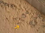 Rover Curiosity encontra buracos misteriosos no solo de Marte