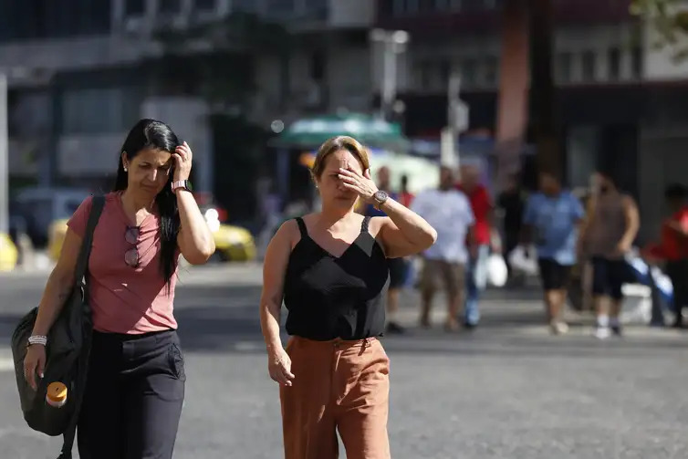 Estudo prevê até 13 mil mortes no Brasil com calor do Super El Niño; Norte e Nordeste podem ser os mais afetados