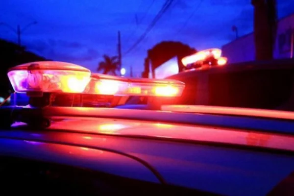 Motociclista morre após perder controle e colidir contra poste no DF