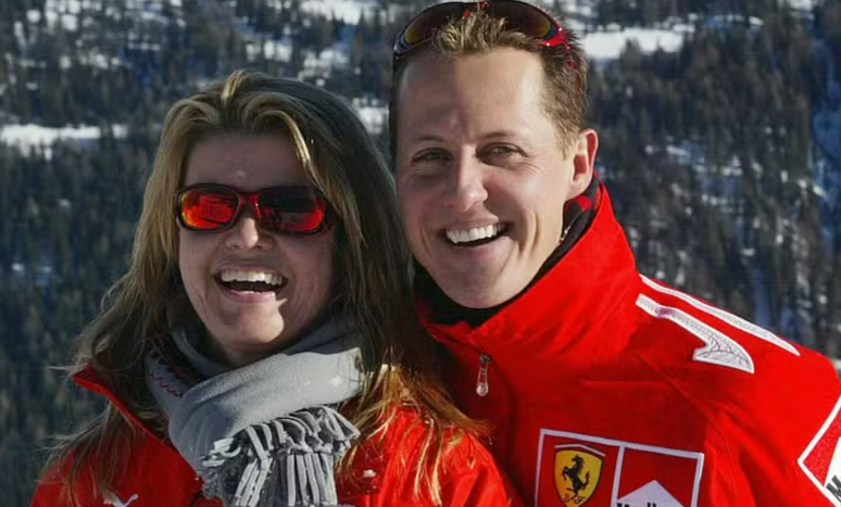Em documentário, esposa de Schumacher tem aparição rara e fala sobre o acidente sofrido pelo ex-piloto