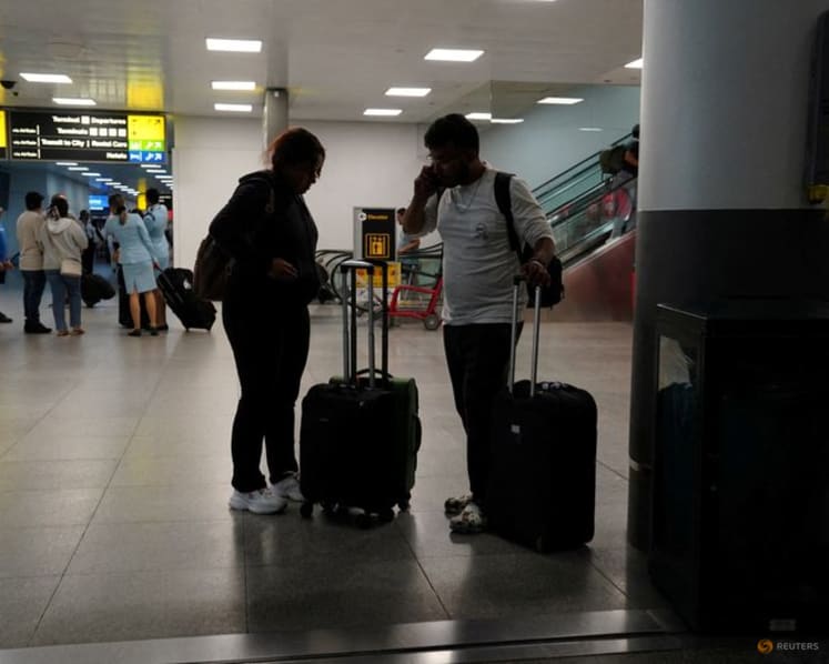 Juiz dos EUA adia novas regras de visto para estudantes estrangeiros e jornalistas