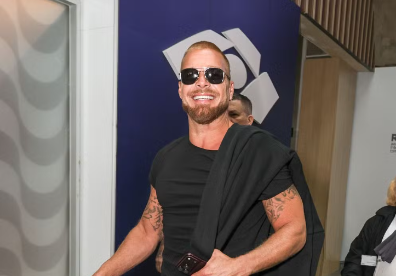 Ricky Martin desembarcando no RJ
