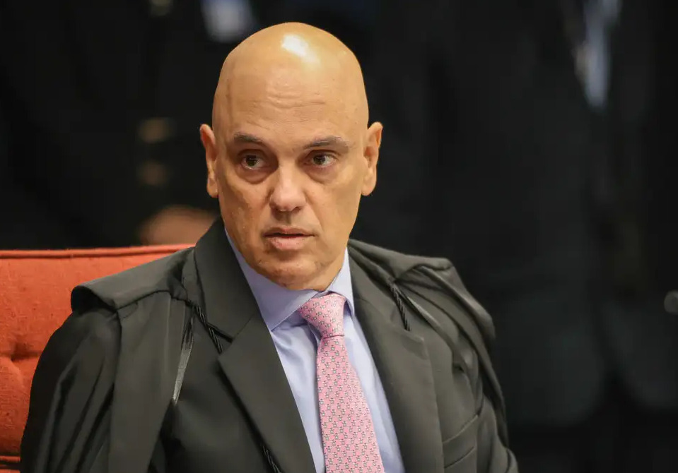 Moraes defenderia inquérito das fake news, mas cancelou fala por operação de Dark Horse