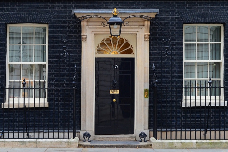 Imagem relacionada à notícia: Primeiro-ministro britânico se reúne com o presidente francês Macron em 3 de setembro de 2026