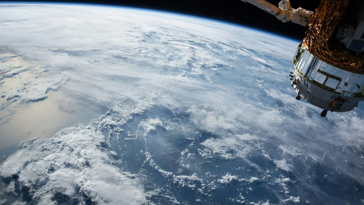 Armas dos EUA em órbita: confirmação eleva tensão na corrida espacial