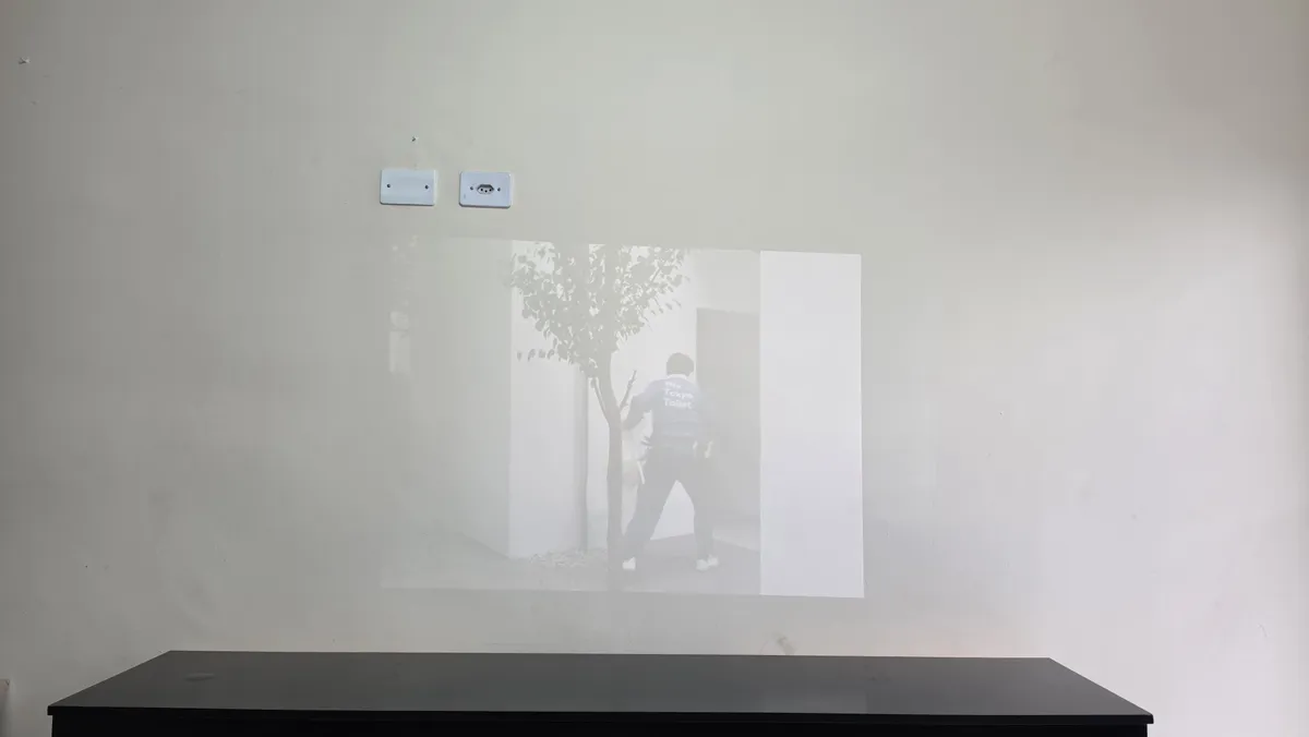 Imagem da matéria: Projetor 4K substitui a Smart TV? Testamos a experiência em sala clara