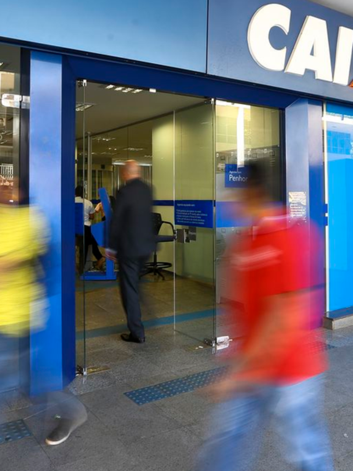 Funcionários da Caixa entram em greve e Banco do Brasil tem paralisação parcial de atividades nesta quinta