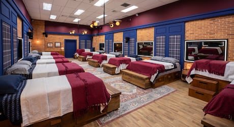 Rodrigo Carelli revela que os 22 peões de A Fazenda já estão confinados: ‘Começou!’