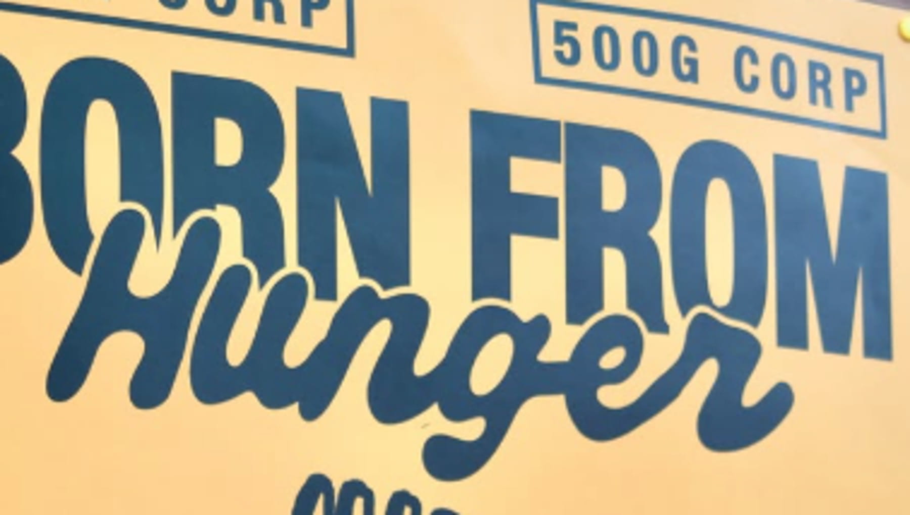 500GCORP: a estética urbana que transforma a tradição culinária em um manifesto para vestir