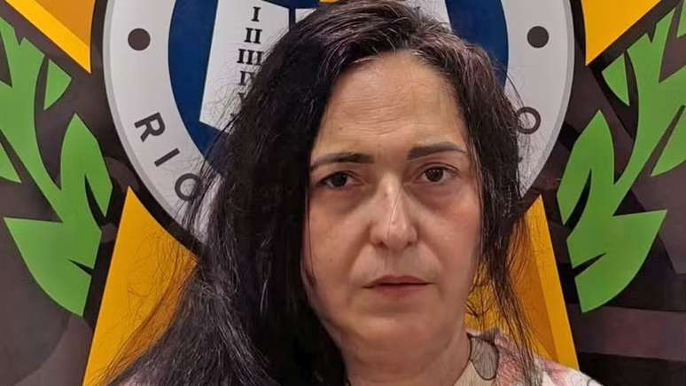Mulher mata a mãe de 77 anos a golpes de martelo após suspeita de traição no RJ