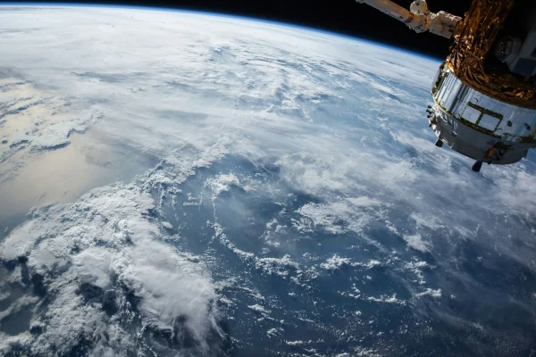 Armas dos EUA em órbita: confirmação eleva tensão na corrida espacial