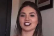 Virginia no início da carreira. Ela começou gravando vídeos para o YouTube aos 17 anos