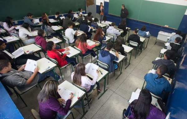 Pisa: educação brasileira segue inferior à de outros países, mas melhora