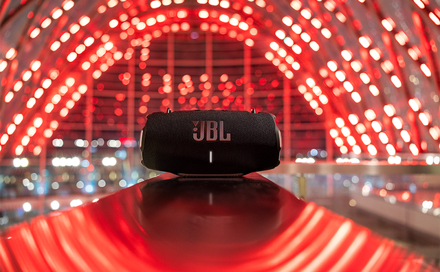 Qual a melhor caixa de som: JBL ou Aiwa? Comparamos para você
