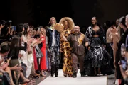 Yasmin Brunet integra o primeiro dia de desfiles do Metrópoles Catwalk