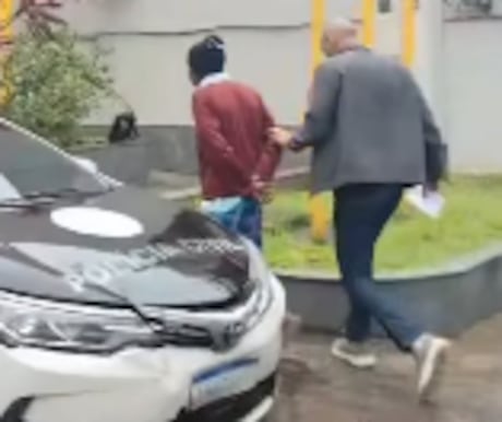 Homem é preso por tentar roubar bicicleta e jogar pedra na cabeça de vítima em Itaguaí (RJ)
