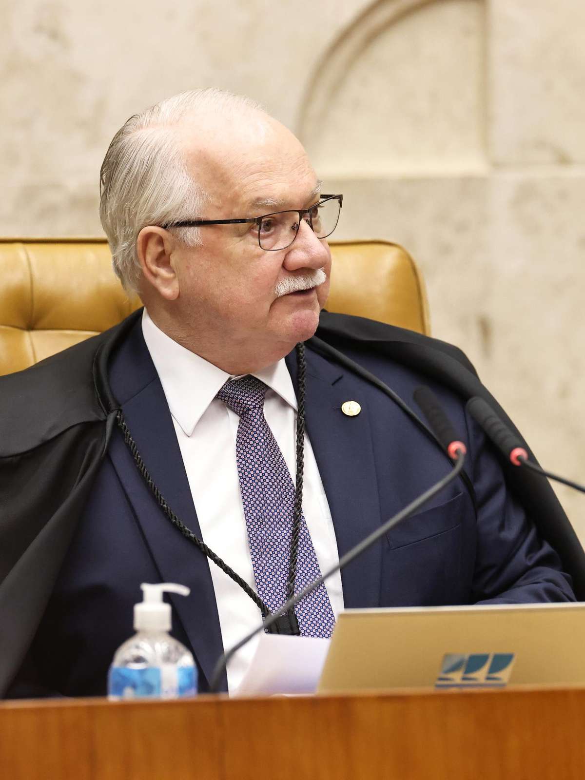 Edson Fachin solicita retirada de sigilo das investigações do caso Master no STF
