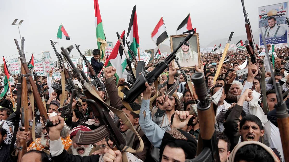 Houthis tomam controle de cidade portuária estratégica do Iêmen